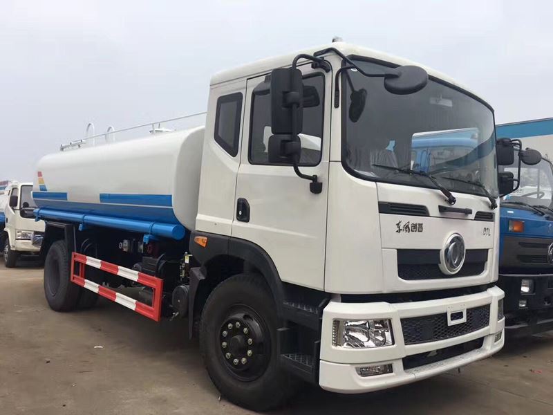 12噸(12方)東風(fēng)創(chuàng)普D7L綠化灑水車圖片 12噸(12方)東風(fēng)創(chuàng)普D7L綠化灑水車圖片