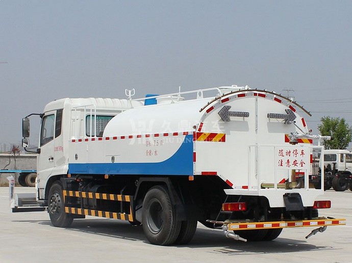 東風(fēng)天錦高壓清洗灑水車(chē)圖片 東風(fēng)天錦高壓清洗灑水車(chē)圖片