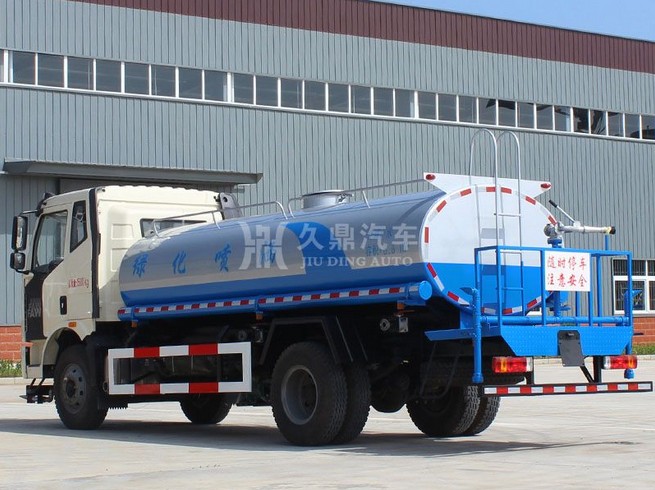 10噸灑水車哪里有賣_10噸解放J6綠化灑水車廠家價格4