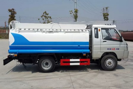 3噸時(shí)風(fēng)風(fēng)菱灑水車圖片 3噸時(shí)風(fēng)風(fēng)菱灑水車圖片