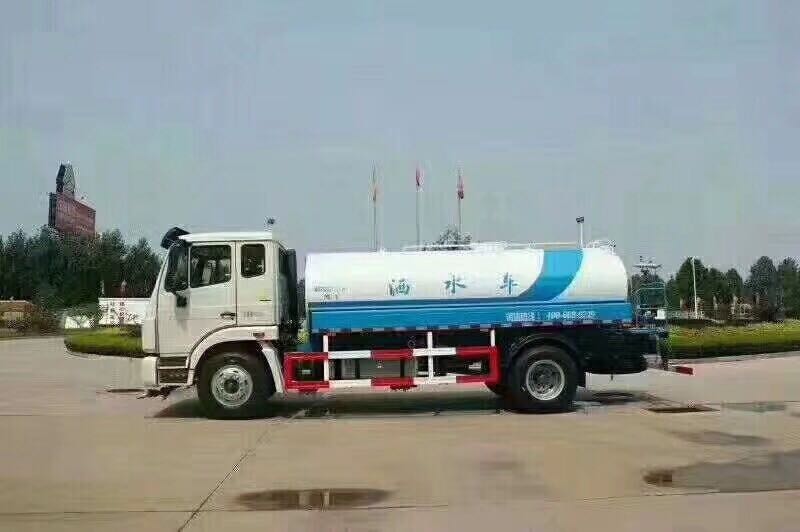 重汽豪瀚10噸灑水車圖片 重汽豪瀚10噸灑水車圖片