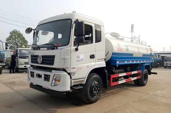 12噸東風(fēng)專用底盤灑水車 12噸東風(fēng)專用底盤灑水車