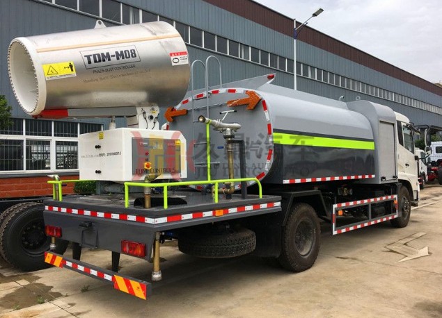 80米風(fēng)送式霧炮東風(fēng)天錦多功能抑塵車(chē)3