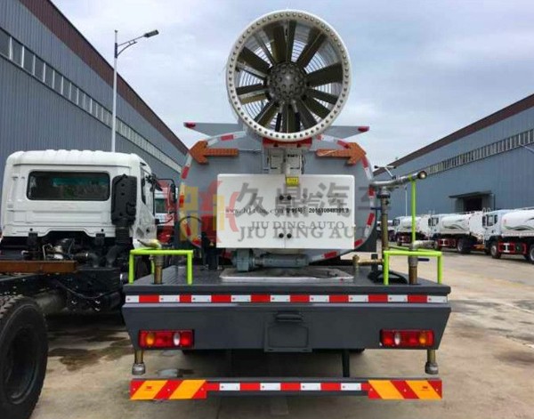 80米風(fēng)送式霧炮東風(fēng)天錦多功能抑塵車(chē)4
