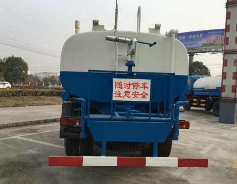 10噸灑水車報價_大運風度10-12噸綠化灑水車廠家價格4