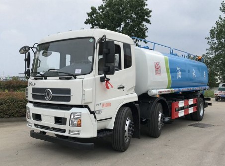 工程灑水車廠家_東風(fēng)天錦小三軸18噸工程灑水車2