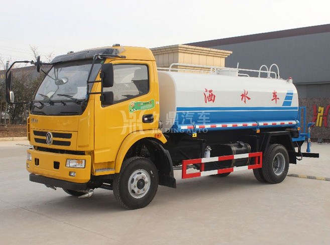 8方環(huán)衛(wèi)灑水車價(jià)格_8噸東風(fēng)大多利卡環(huán)衛(wèi)灑水車2