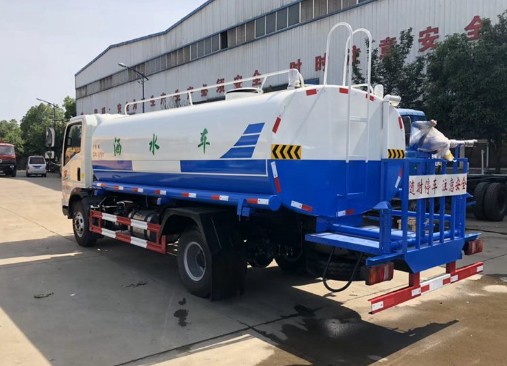 重汽豪沃12噸綠化灑水車廠家價(jià)格4