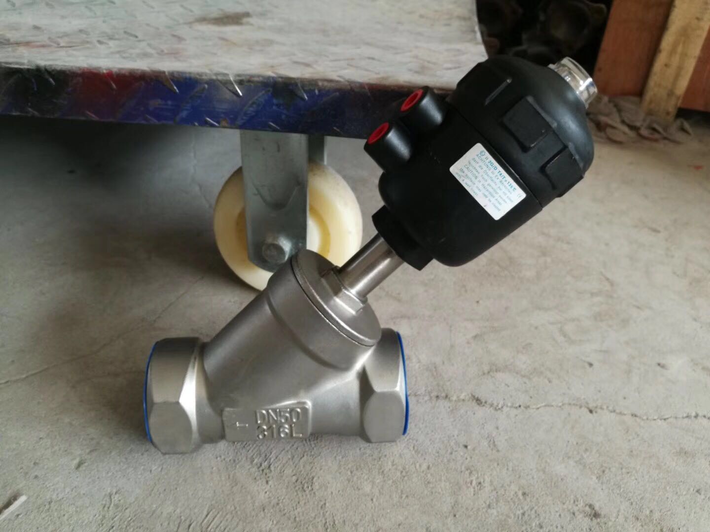 灑水車(chē)氣動(dòng)球閥圖片 灑水車(chē)氣動(dòng)球閥圖片