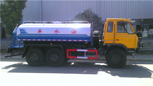 六驅沙漠越野運水車 六驅沙漠越野運水車