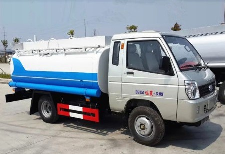 3噸灑水車圖片_3噸時(shí)風(fēng)風(fēng)菱藍(lán)牌綠化灑水車3