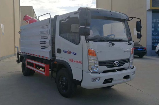 時(shí)風(fēng)風(fēng)馳5方藍(lán)牌灑水車(chē)圖片 時(shí)風(fēng)風(fēng)馳5方藍(lán)牌灑水車(chē)圖片