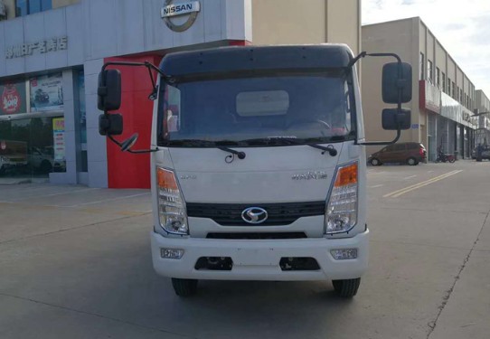 藍(lán)牌灑水車(chē)價(jià)格_時(shí)風(fēng)風(fēng)馳5方藍(lán)牌綠化灑水車(chē)4