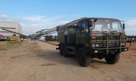 東風(fēng)六驅(qū)太陽(yáng)能光伏板清洗車 東風(fēng)六驅(qū)太陽(yáng)能光伏板清洗車