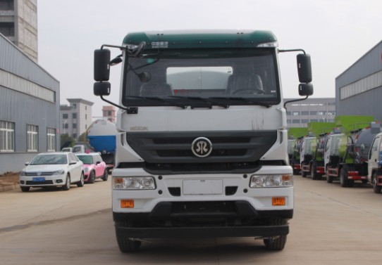 重汽斯太爾后八輪18噸灑水車高清圖片 重汽斯太爾后八輪18噸灑水車高清圖片