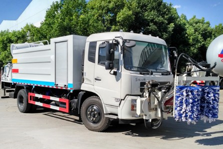 東風天錦護欄清洗灑水車圖片 東風天錦護欄清洗灑水車圖片