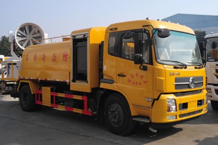 12方東風天錦農(nóng)藥噴灑車圖片 12方東風天錦農(nóng)藥噴灑車圖片