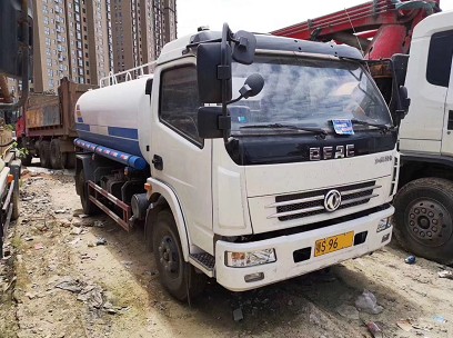 二手帶手續(xù)9噸灑水車(chē)圖片 二手帶手續(xù)9噸灑水車(chē)圖片