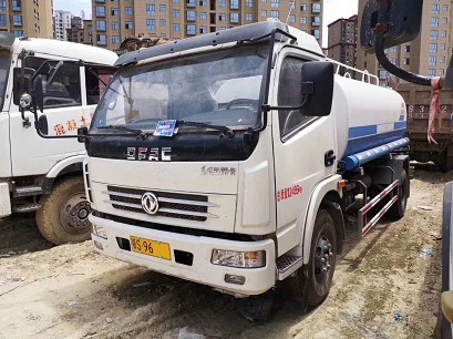二手帶手續(xù)9噸灑水車(chē)轉(zhuǎn)讓?zhuān)?8年的車(chē),玉柴150馬力!2