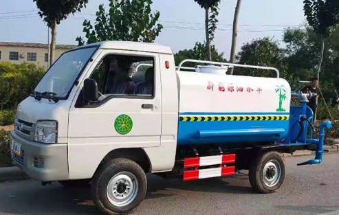 新能源電動(dòng)四輪灑水車圖片 新能源電動(dòng)四輪灑水車圖片
