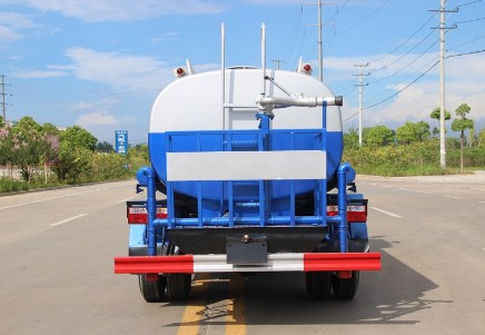 東風(fēng)d6灑水車圖片 東風(fēng)d6灑水車圖片