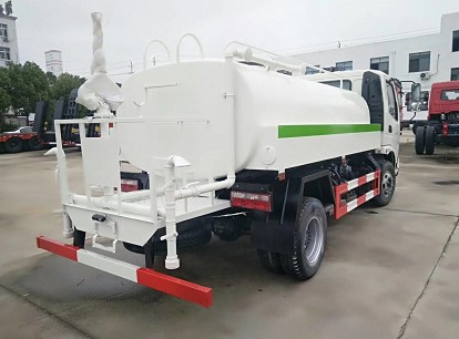 飛碟奧馳6方灑水車圖片 飛碟奧馳6方灑水車圖片