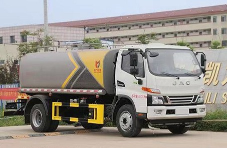 國(guó)六8-10噸江淮駿鈴灑水車(chē)圖片 國(guó)六8-10噸江淮駿鈴灑水車(chē)圖片