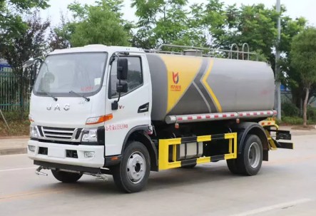 國(guó)六8-10噸江淮駿鈴灑水車(chē)圖片 國(guó)六8-10噸江淮駿鈴灑水車(chē)圖片