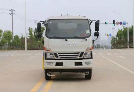 國(guó)六8-10噸江淮駿鈴灑水車(chē)圖片 國(guó)六8-10噸江淮駿鈴灑水車(chē)圖片