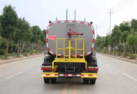 國(guó)六8-10噸江淮駿鈴灑水車(chē)圖片 國(guó)六8-10噸江淮駿鈴灑水車(chē)圖片