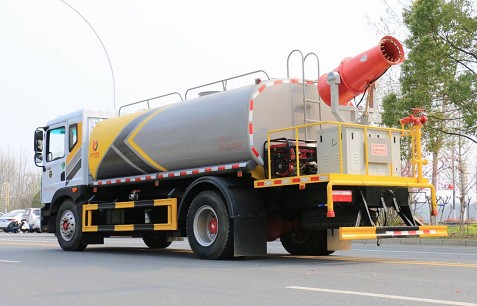 國(guó)六東風(fēng)多利卡D9灑水車圖片 國(guó)六東風(fēng)多利卡D9灑水車圖片