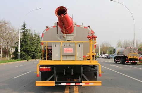 國(guó)六東風(fēng)多利卡D9灑水車圖片 國(guó)六東風(fēng)多利卡D9灑水車圖片