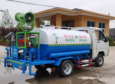 小型電動(dòng)四輪灑水車_電動(dòng)四輪霧炮灑水車_新能源灑水車2