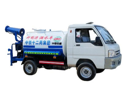 小型電動(dòng)四輪灑水車圖片 小型電動(dòng)四輪灑水車圖片