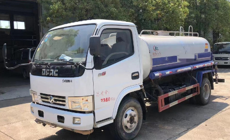 二手東風(fēng)多利卡5方灑水車_二手5方灑水車2