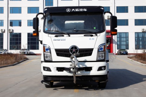 大運(yùn)致勝14方灑水車 大運(yùn)致勝14方灑水車