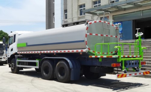 工程灑水車廠家_東風天錦后雙橋22方灑水車5