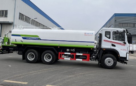 東風(fēng)華神DV5后雙橋?yàn)⑺嘷程力威牌CLW5250GPS6DN型綠化噴灑車 東風(fēng)華神DV5后雙橋?yàn)⑺嘷程力威牌CLW5250GPS6DN型綠化噴灑車